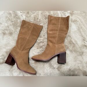 Crown Vintage Tan Suede Women's Boots size 7.5 NEW